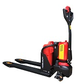  Самоходные тележки PTE20B  начального уровня с грузоподъемностью 2000 кг. Аккумуляторная батарея является съемной.