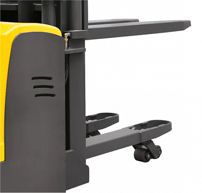 ЭЛЕКТРИЧЕСКИЙ ШТАБЕЛЕР HES 1500/4500